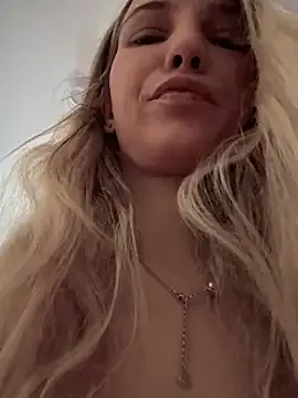 Adelina0001 from StripChat