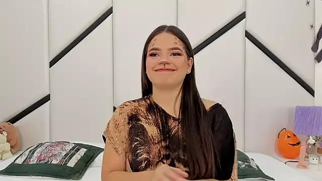 AlanaCusack from StripChat