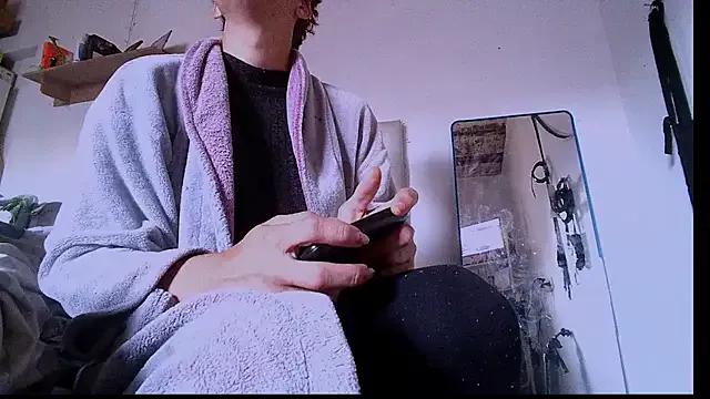 Join Alicetgirlbr, zie wants to masturbate for you alicetgirlbr from StripChat