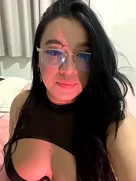 Explore sweet slut Aliciawhitee Aliciawhitee from StripChat