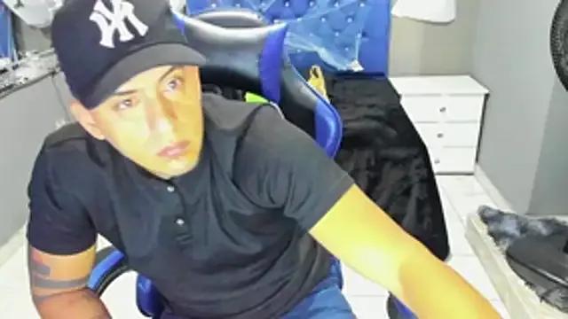 Slutty AngelAndChris wants you to fuck their body now AngelAndChris from StripChat