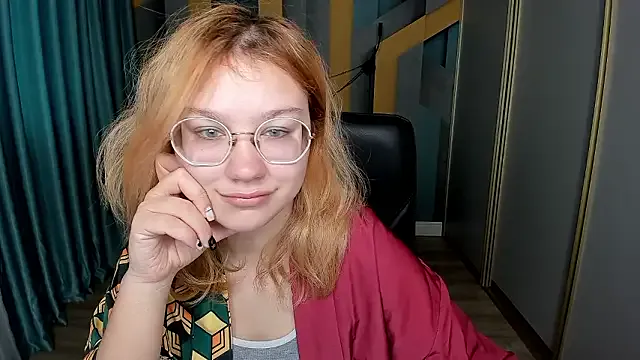 AngelinaLow — twerk