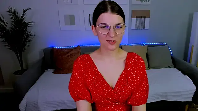 AnnaThorne — sexy positions on the couch