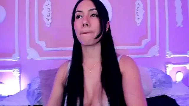 Admire StripChat's ArianaReynoldss ArianaReynoldss from StripChat