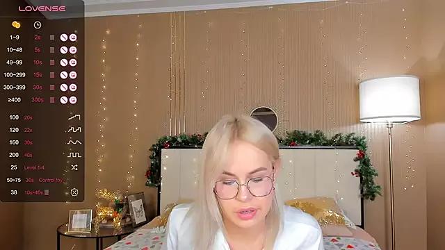 bellatip on StripChat 