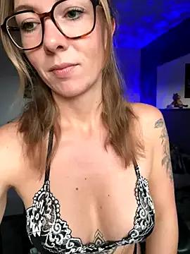 BunnyDiamond1 from StripChat