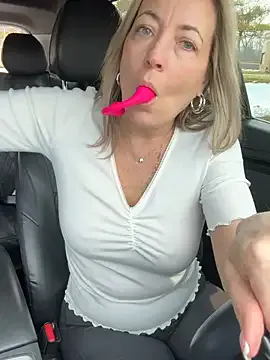 Cherry-red-xo — Get me horny finger pussy up close