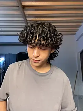 Cherry_boy_18 from StripChat