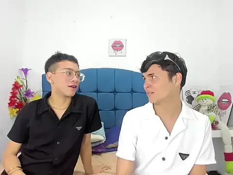 CoupleFire_ — french kiss 