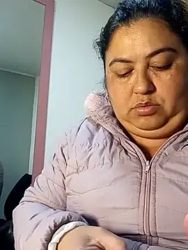 Freechat curvy_diva_ on StripChat