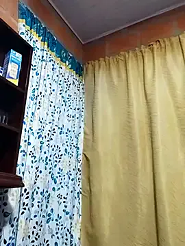 DarkCherry20_ from StripChat