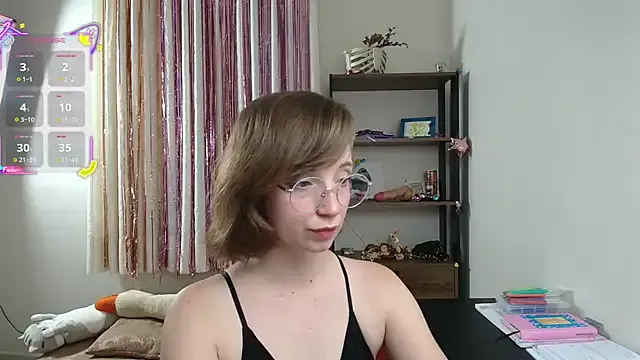 Elise_Nyx on StripChat