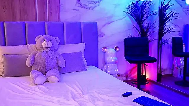 Explore EllyLynn, she wants to masturbate for you EllyLynn from StripChat