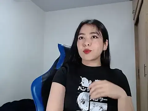 EloiseJun on StripChat