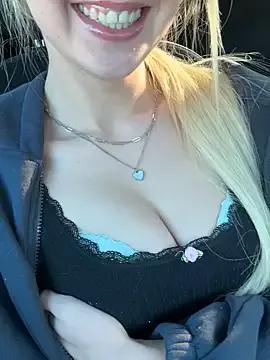 emilypeperoni from StripChat