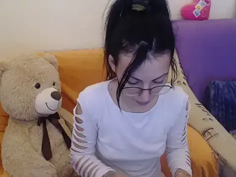 Emmatoo on StripChat