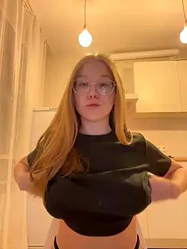 Join Eva_Weyne, she wants to masturbate for you Eva_Weyne from StripChat