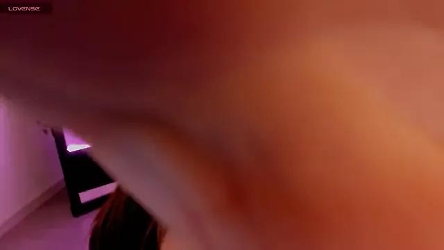 Join StripChat's FameyBlum FameyBlum from StripChat