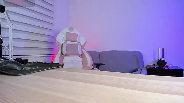 Gaby_Miller22 — Pantyhose and strange dildo in pussy