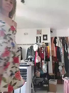 Sexy Giantonelawow wants you to fuck her body now Giantonelawow from StripChat