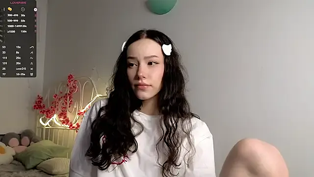 glamourr — squeeze my booty close to cam