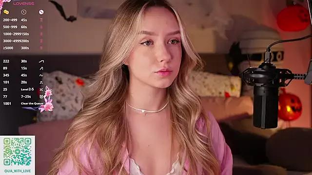 Admire sexy model HollisBeckett HollisBeckett from StripChat