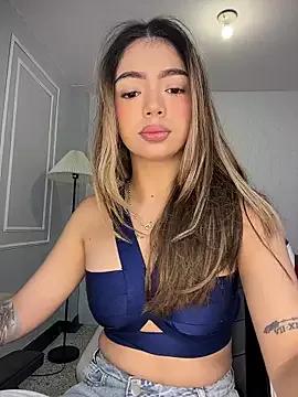 HoneyMollyX from StripChat