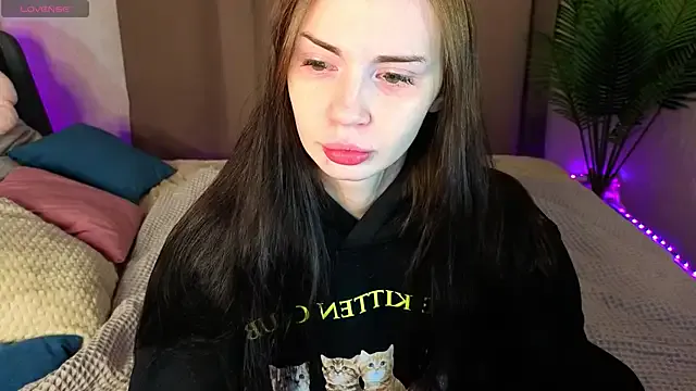 Jennie_Hunter — hand in panties