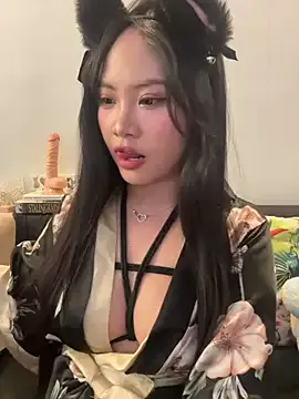 StripChat jinawaves is Freechat jinawaves — Oil boobs and nipple play