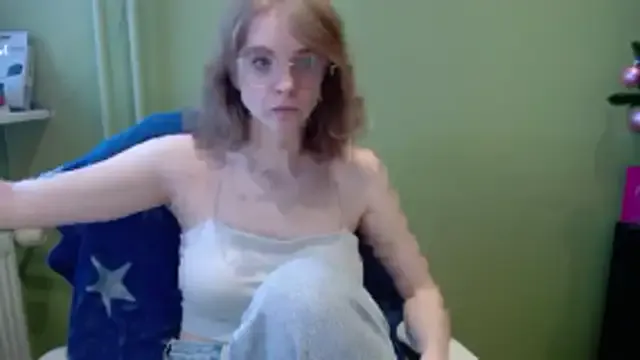 StripChat juicyPenny is Private juicyPenny — spring mood:D