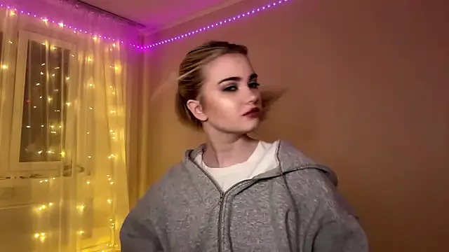 KariJarecke — Sexy teasing dance show