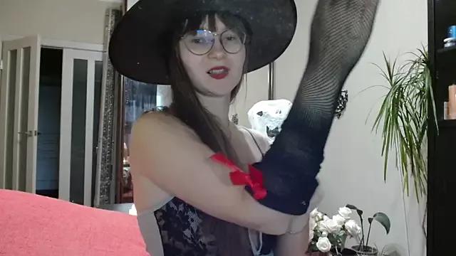 Join StripChat's KiraGoldens KiraGoldens from StripChat