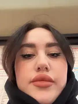 KiraSunshine from StripChat