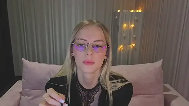 kittie_like18 — slap ass 5x