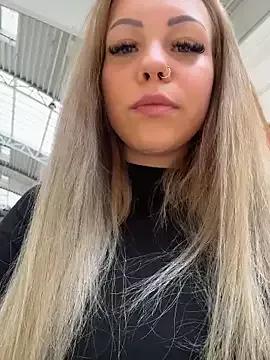 KittyMissyX from StripChat