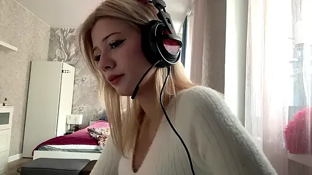 LadyFoxLove — show off your outfit