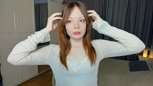 LavenderMitten from StripChat