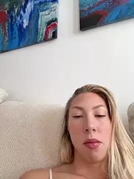 LuisaBecker from StripChat