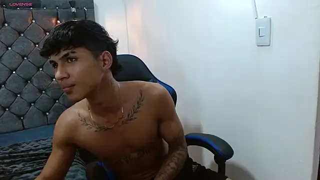 StripChat luka_big18 is Freechat luka_big18 — FLEX BICEPS