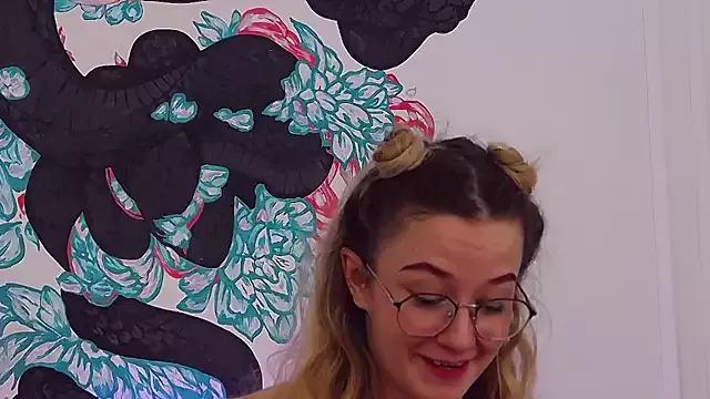 Sweet MaeLili from StripChat MaeLili from StripChat