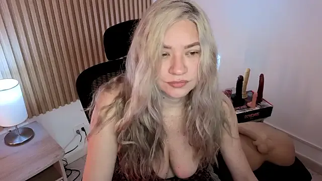 MarianL0ve — play with my tits