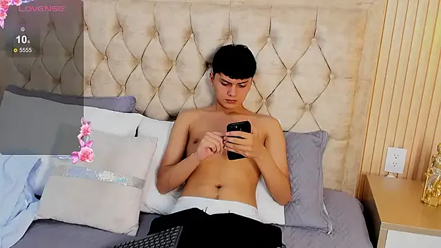 StripChat Maxii18_ is Freechat Maxii18_ — cum show