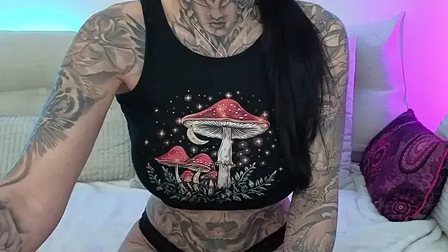 MeganWitch — Meine Pussy braucht Viiiiibeees <3