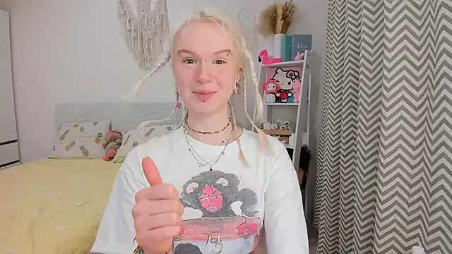 Mia_WaterFall — Outstanding finger pussy in doggy