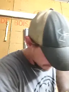 Midwestalpha on StripChat