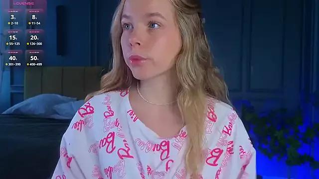 Explore StripChat's Milly_shy milly_shy from StripChat