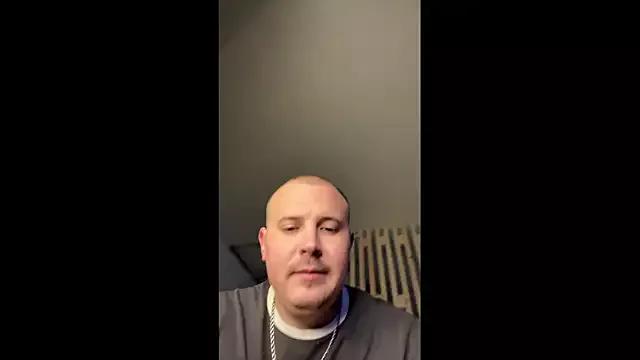 Masturbate to MrMrsRight, they want to masturbate for you MrMrsRight from StripChat