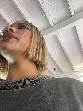 MystiqueXXX from StripChat