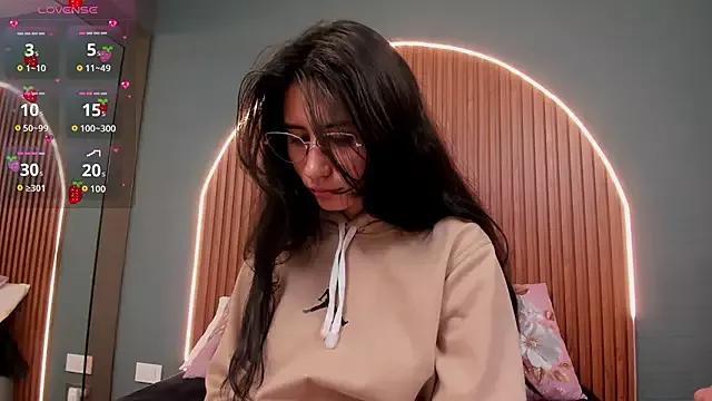 Hot NayeCloud from StripChat NayeCloud from StripChat