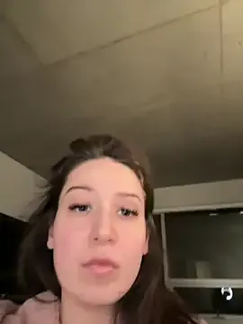 nerdynina on StripChat